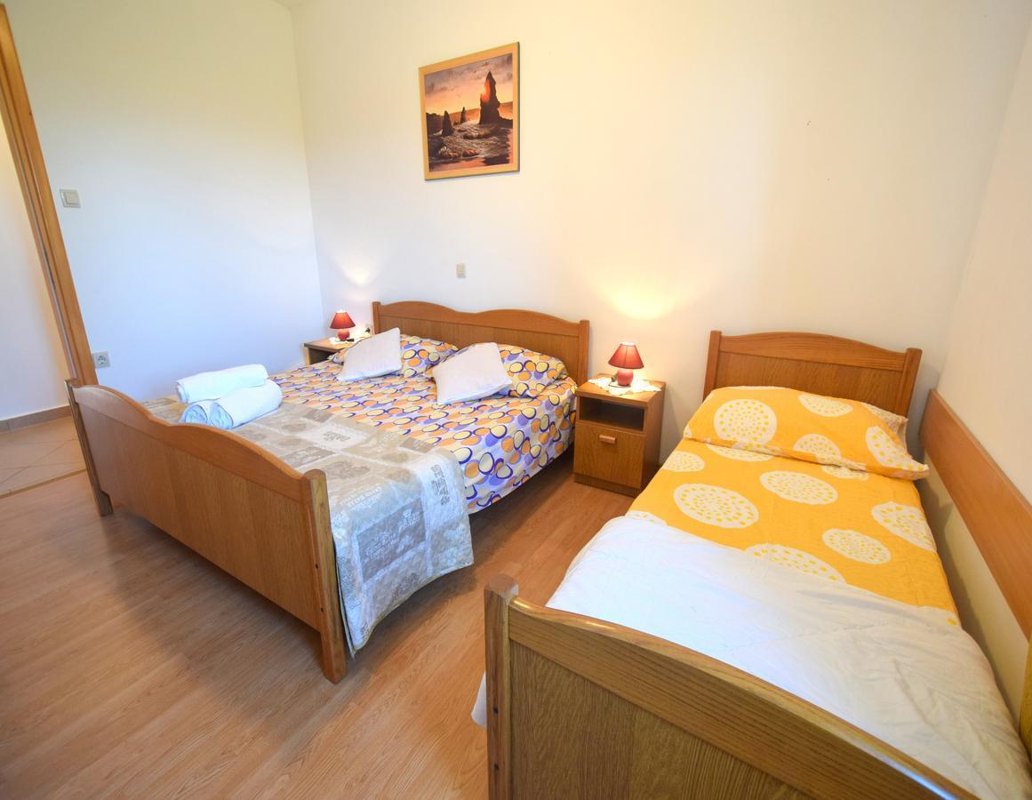 Apartments Ivanka Malinska Buitenkant foto