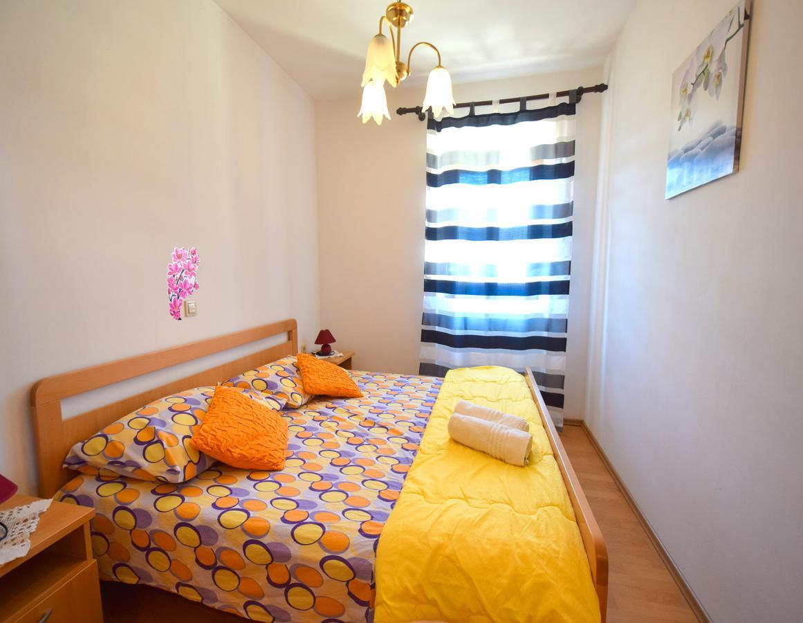 Apartments Ivanka Malinska Buitenkant foto
